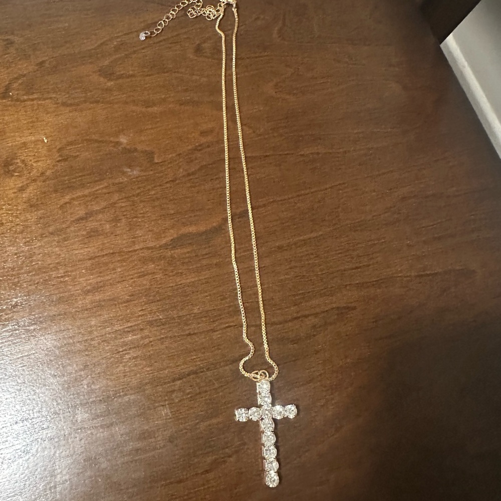 Elegant Gold Cross Pendant Necklace